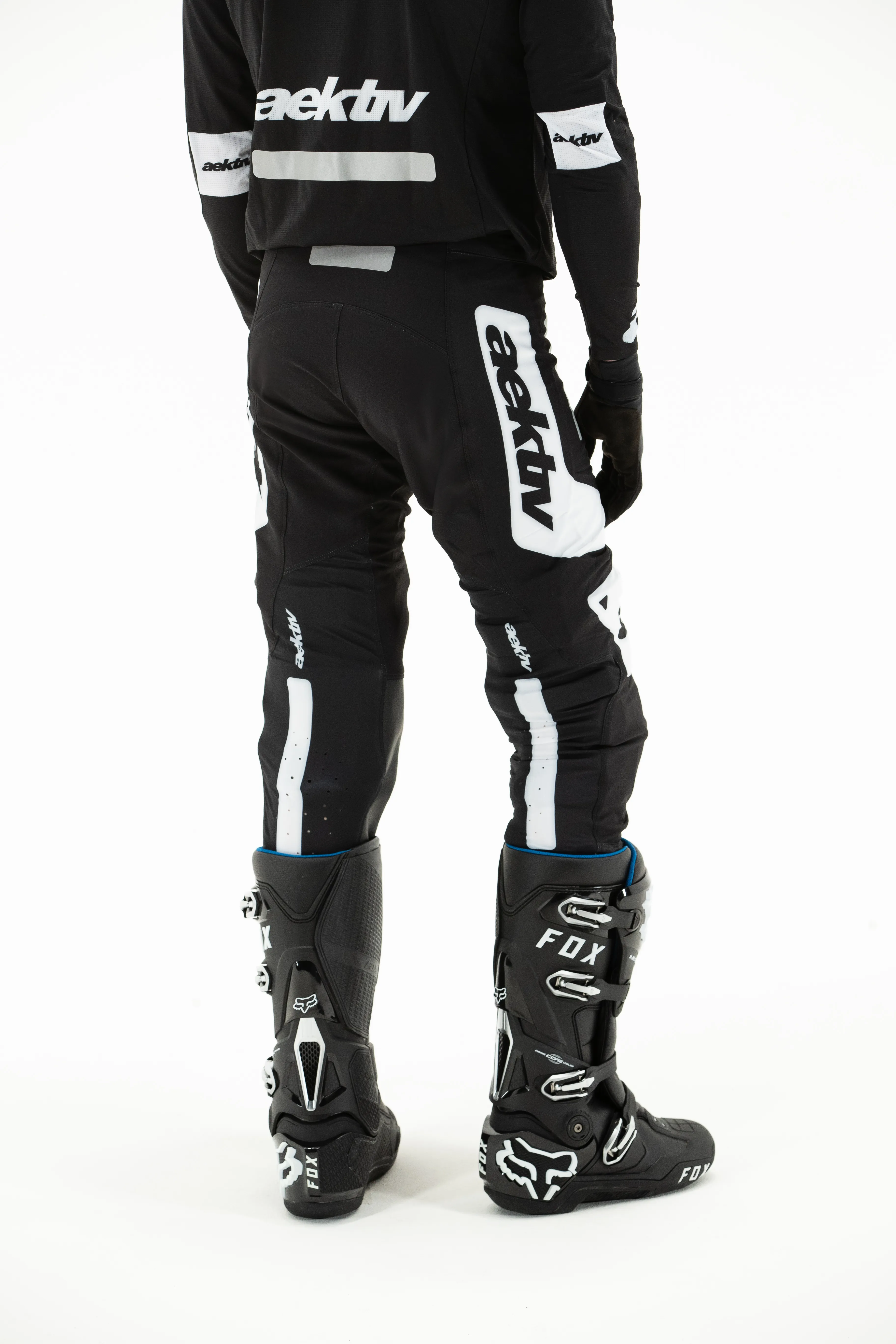 2025.1 Phantom Black Pants