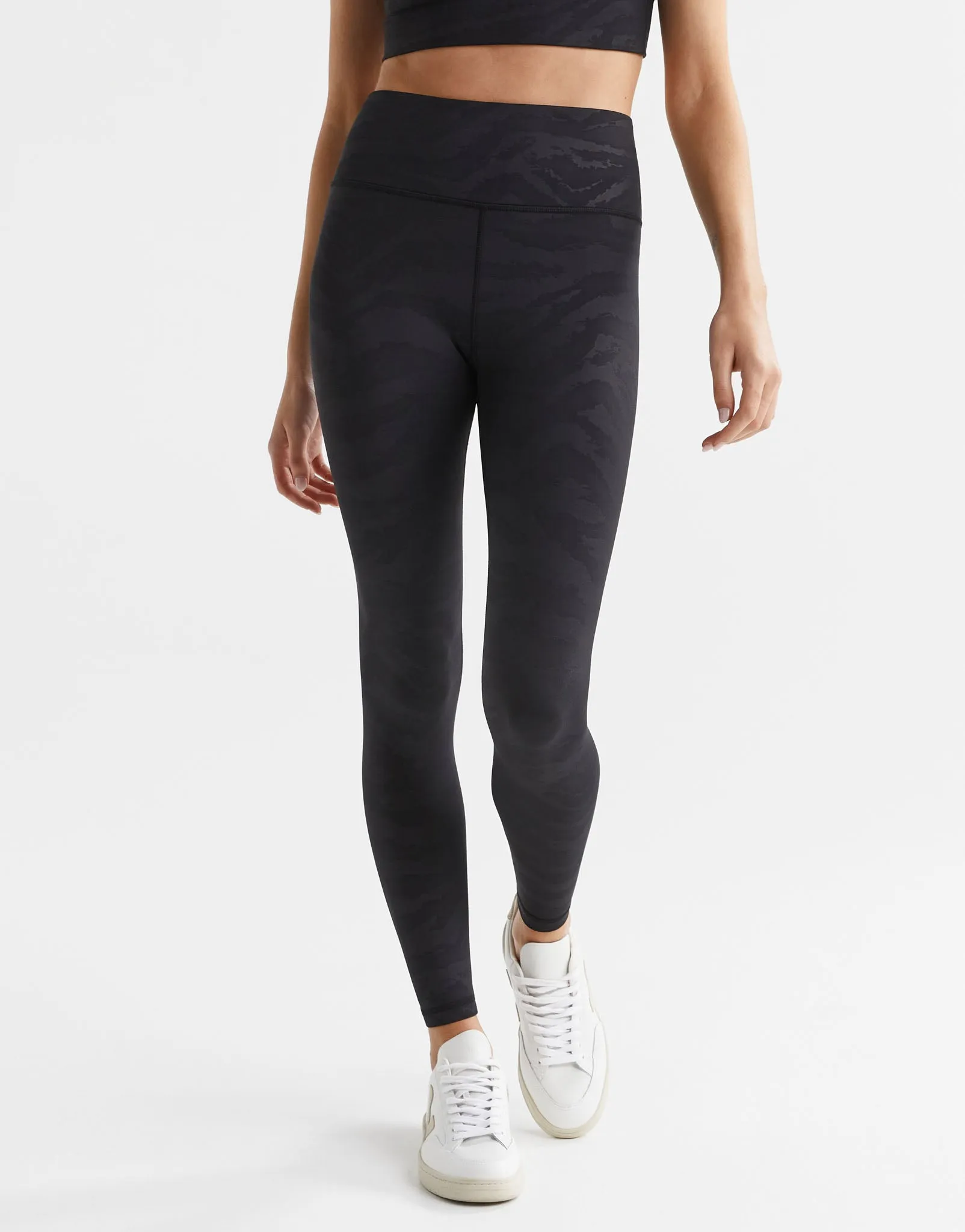ARIANA - Black Embossed Tiger