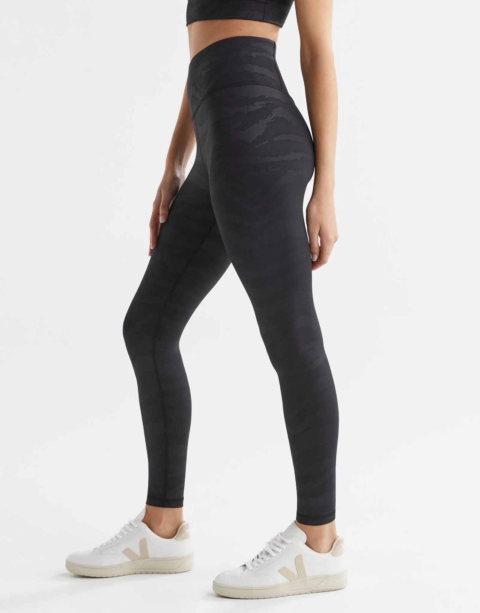 ARIANA - Black Embossed Tiger