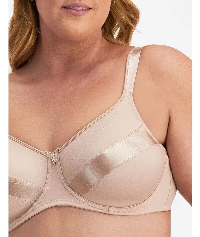 Berlei Minimising Comfort Bra - Soft Powder