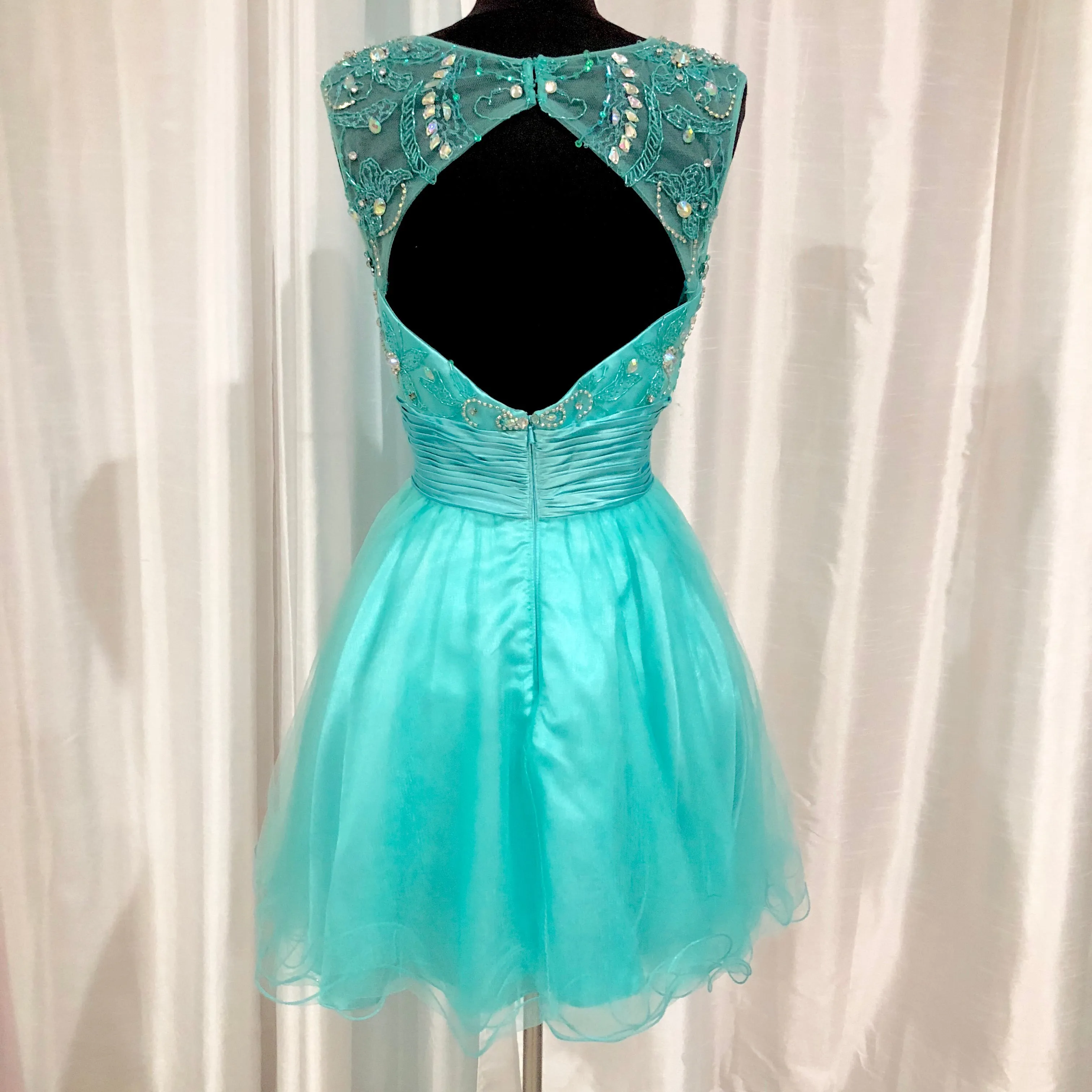 BOUTIQUE Short Light Blue Gown Size M