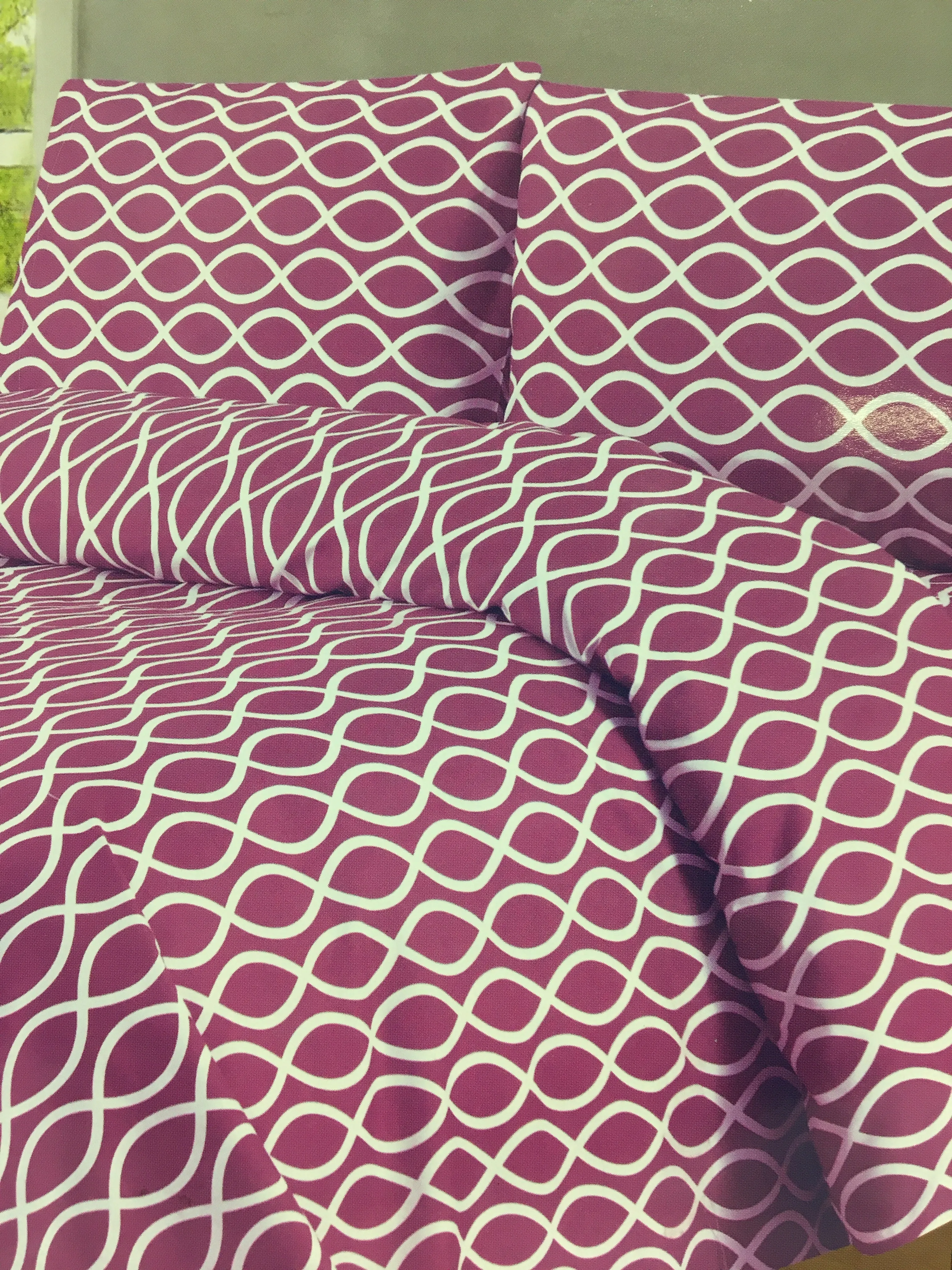 Brand new in package! Premier Bamboo Essence 3 Piece Deep Pocket Sheet set, Twin! Wrinkle, Fade & Stain Resistant! Purplish Pink!