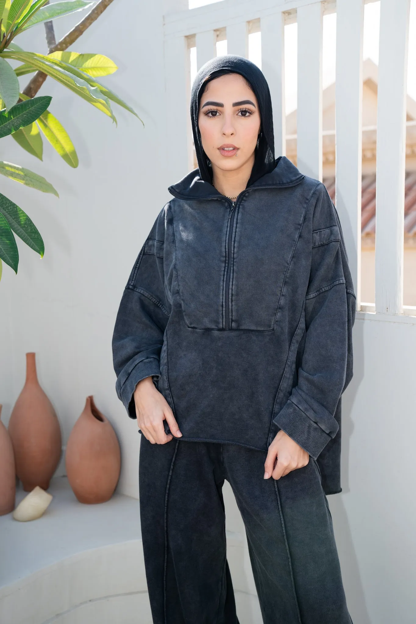 CHARCOAL WASHED SWEATSHIRT