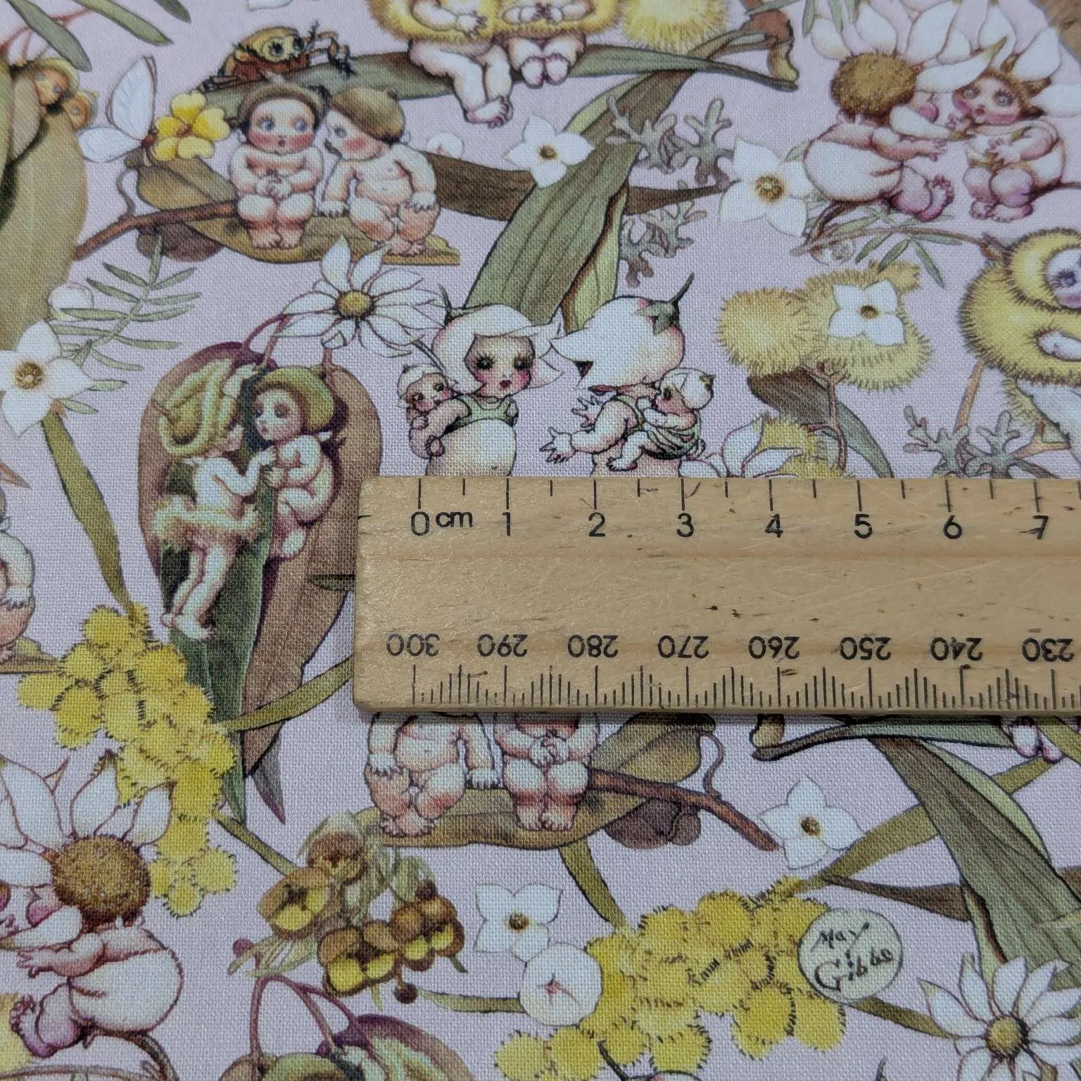 Cotton, May Gibbs - Gossiping Gumnuts in Pink