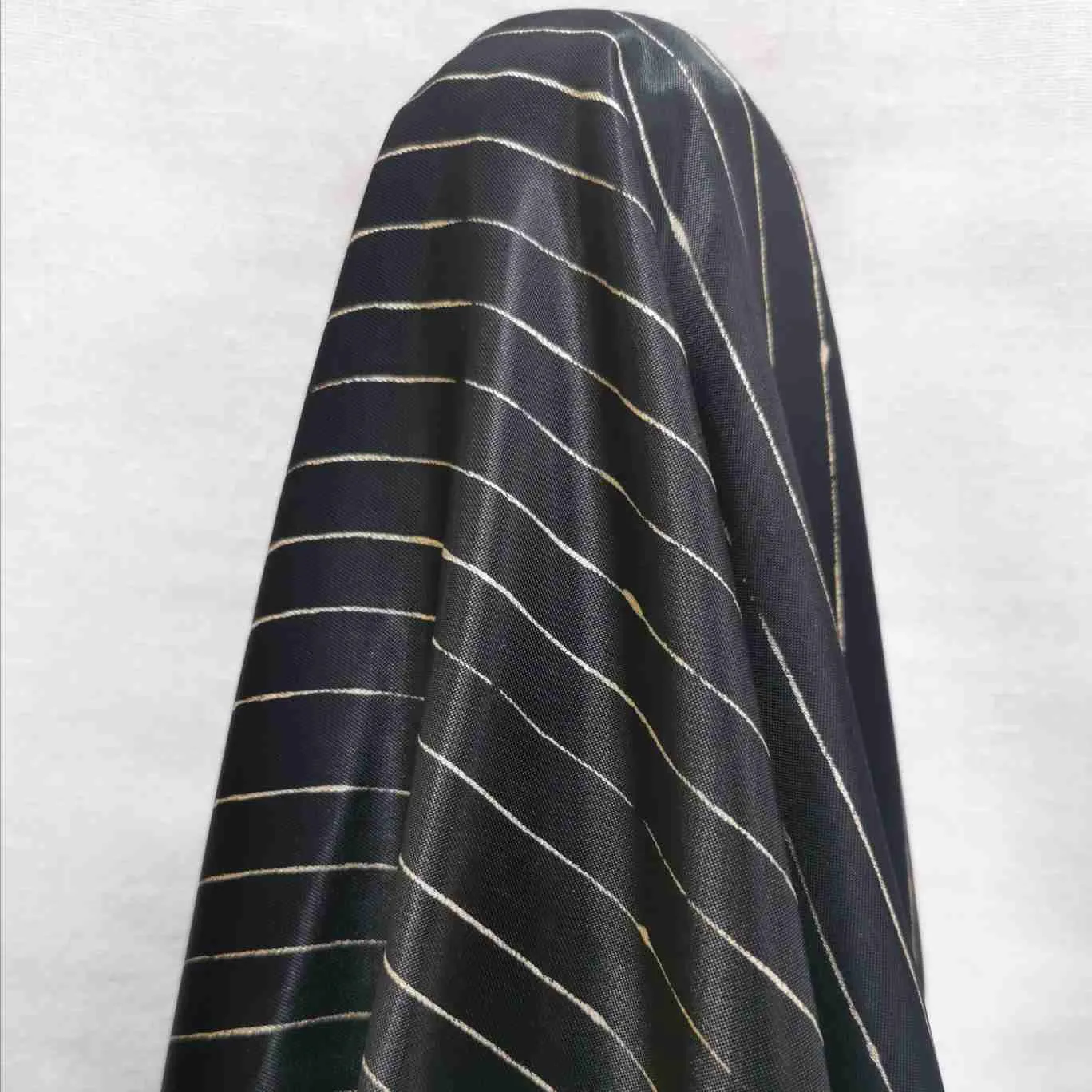 Cupro , Manhattan, Broken Stripe
