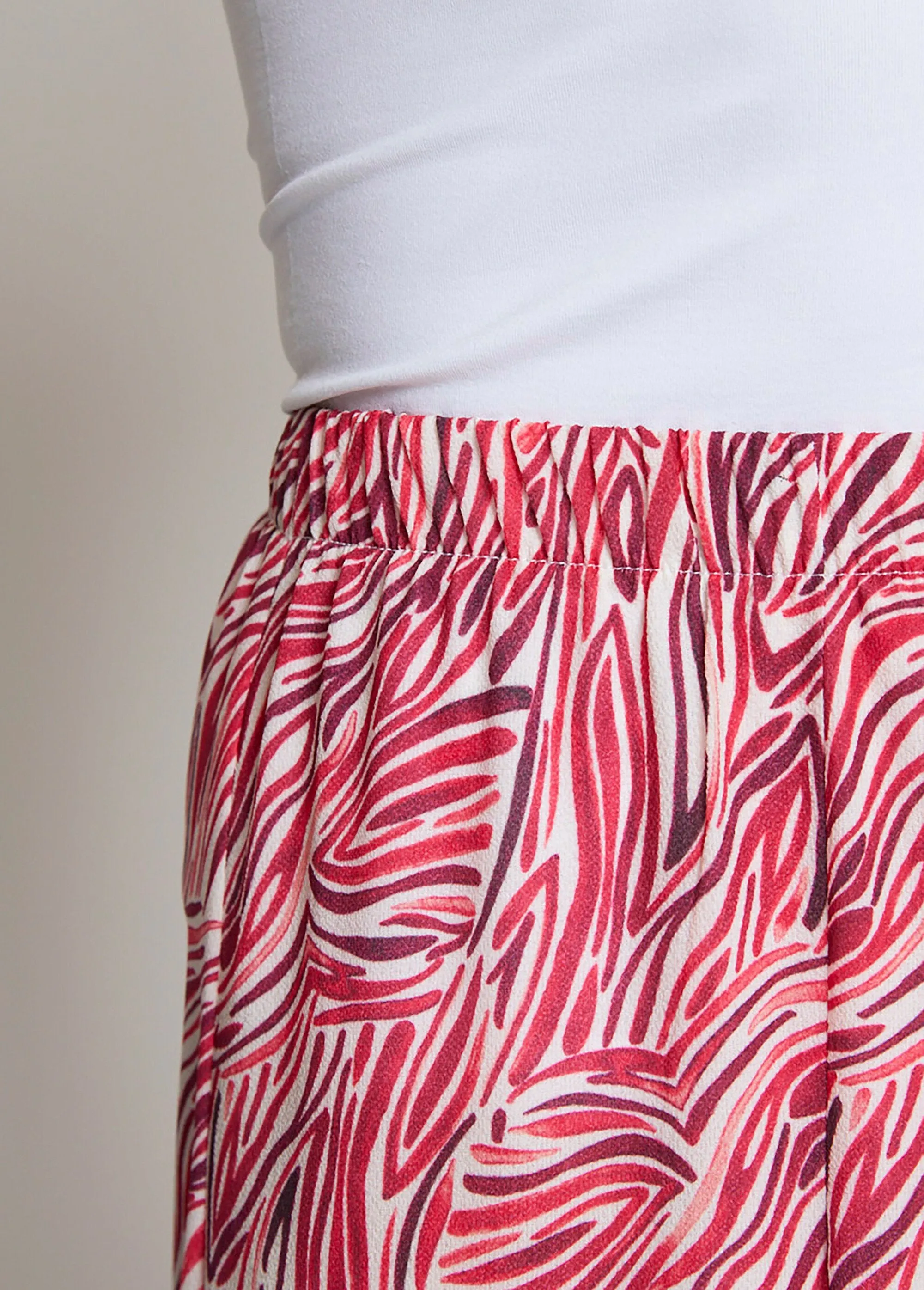 Loose elasticated waist skirt-pants