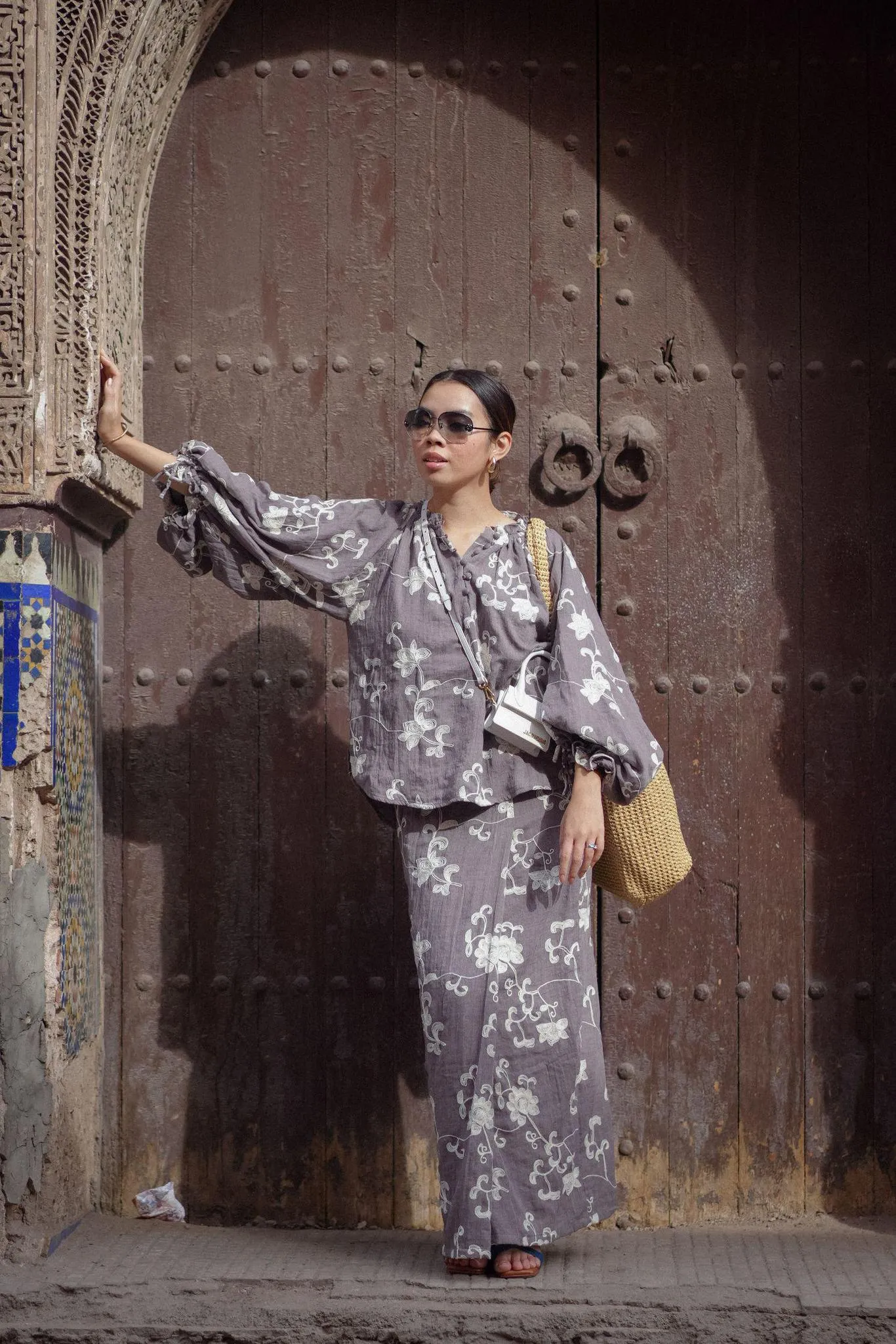LYLA KURUNG IN GREY