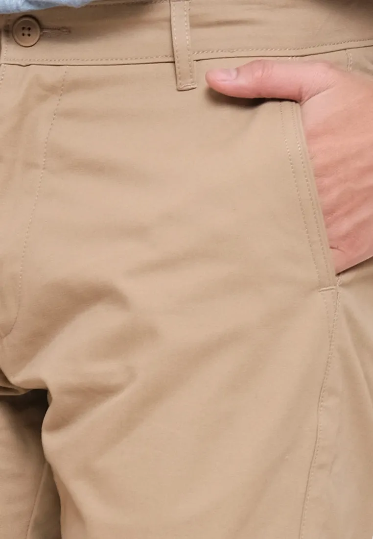 MOC Celana Panjang Chinos Pria Reguler Fit HARRINGTON - Camel