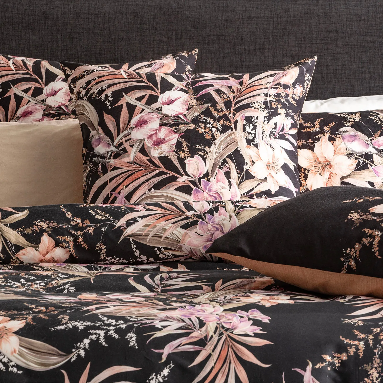 Renee Taylor 300 TC Cotton Reversible Quilt cover Set - Grevillea Onyx