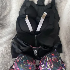 Victoria's Secret Black and Pink Bra Intimates 4 bras 34D-36C