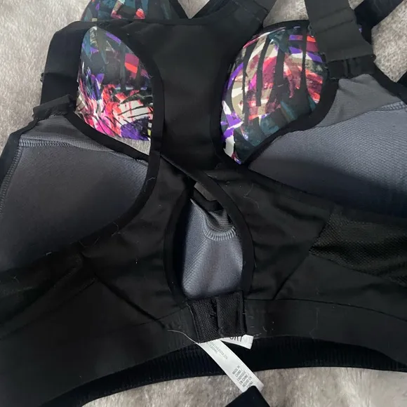Victoria's Secret Black and Pink Bra Intimates 4 bras 34D-36C